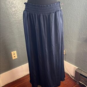 Halston Elegant Navy Blue Women's Long Skirt w/ Pockets